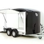 Debon Kofferanhänger C500 Sandwich 164x300cm H:200cm 2,0t | Alu | Polybug | Tür | Schwarz